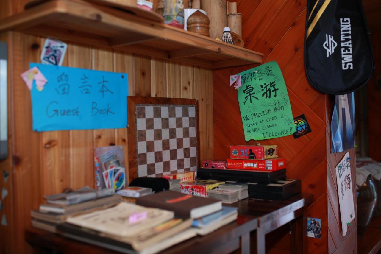 Dragon'S Den Hostel หลงเซิง ภายนอก รูปภาพ