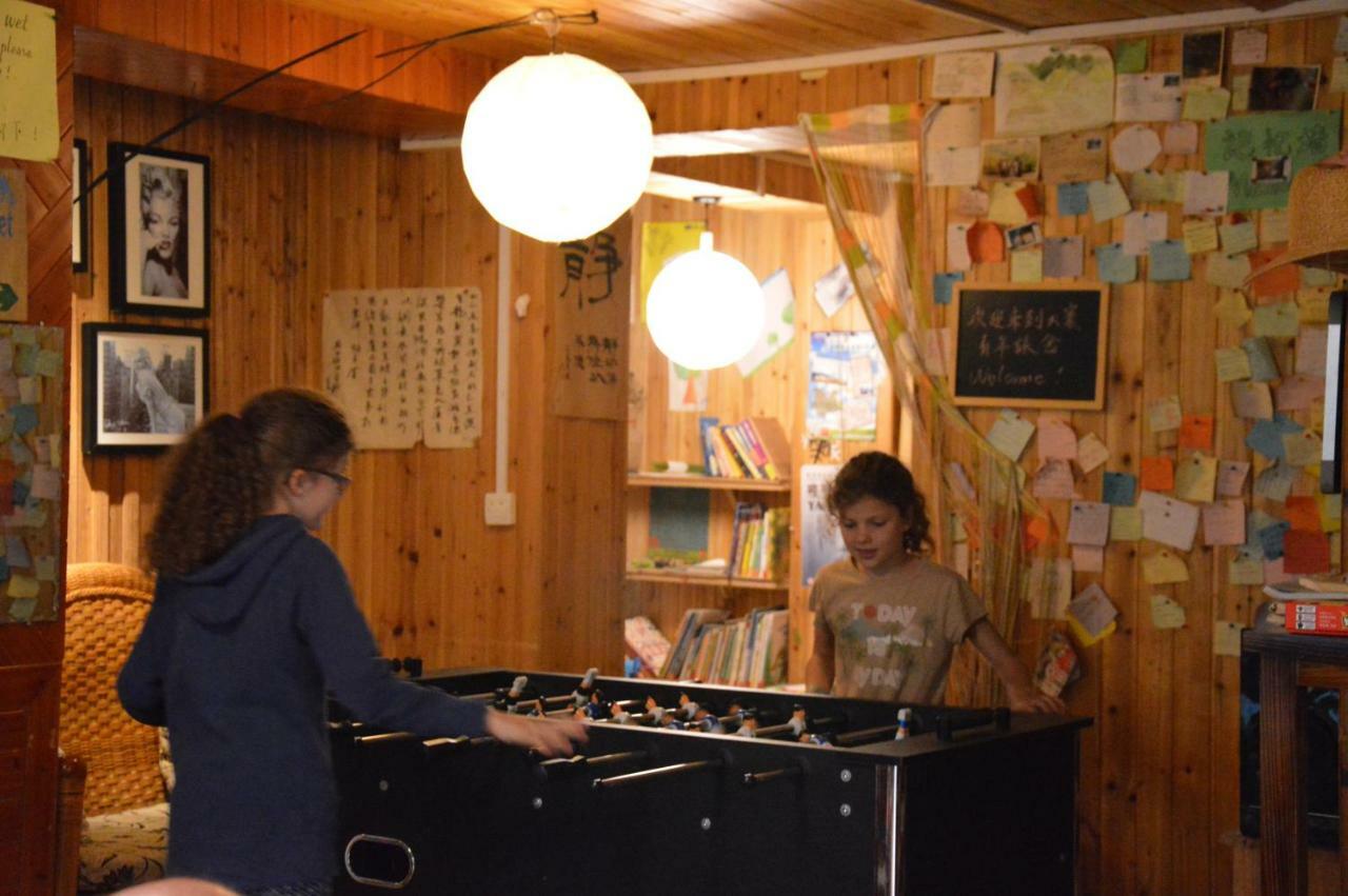 Dragon'S Den Hostel หลงเซิง ภายนอก รูปภาพ