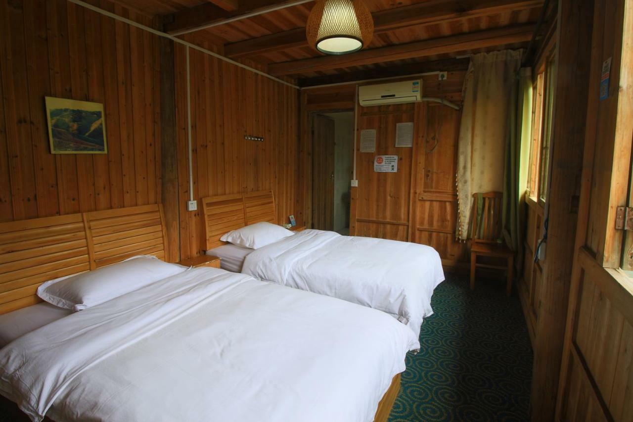 Dragon'S Den Hostel หลงเซิง ภายนอก รูปภาพ