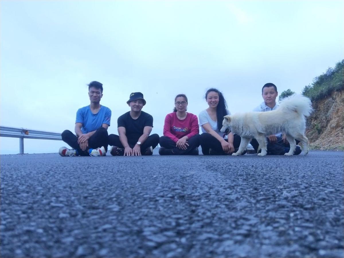 Dragon'S Den Hostel หลงเซิง ภายนอก รูปภาพ