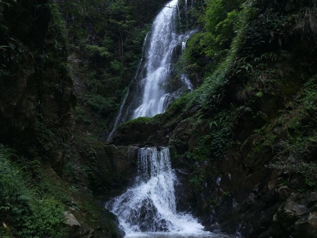 Dragon'S Den Hostel หลงเซิง ภายนอก รูปภาพ